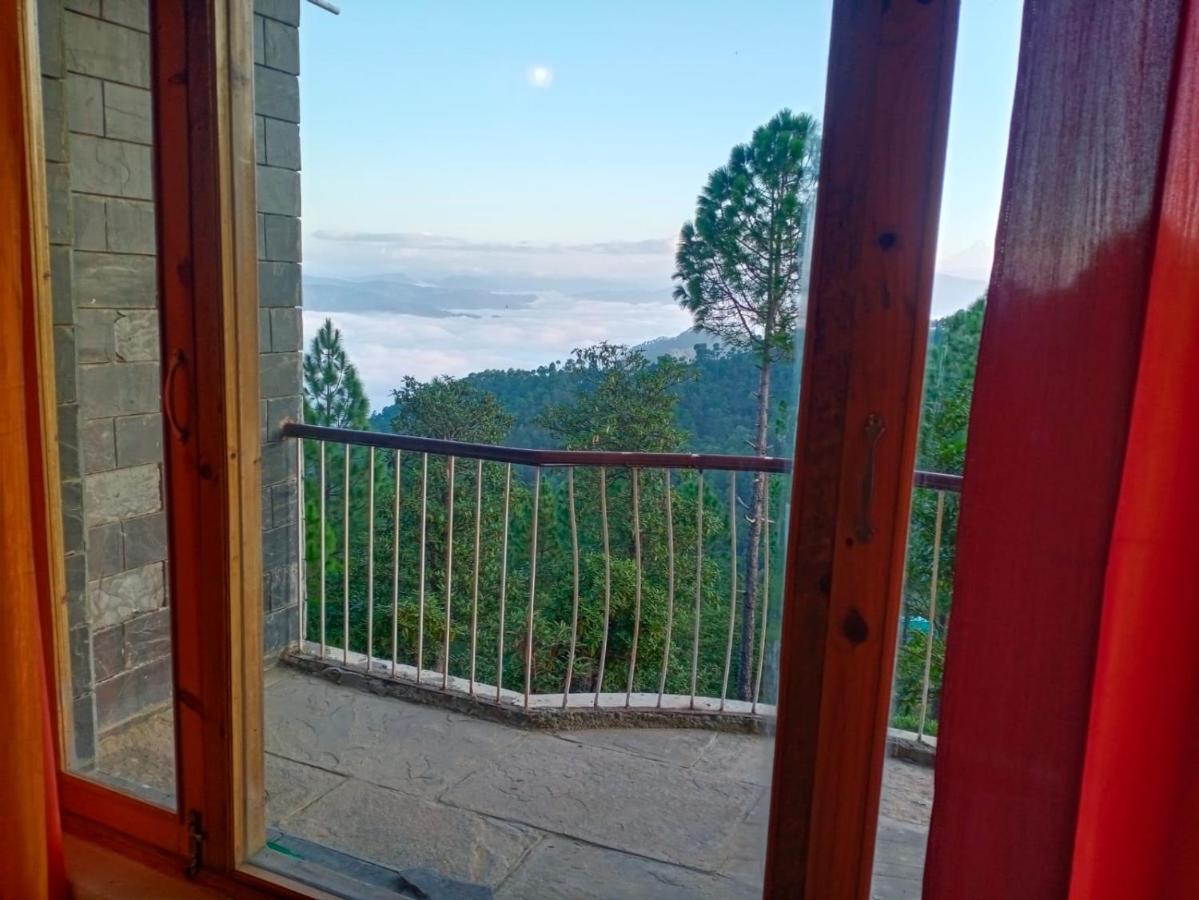 Elphinstone Inn Almora Eksteriør billede