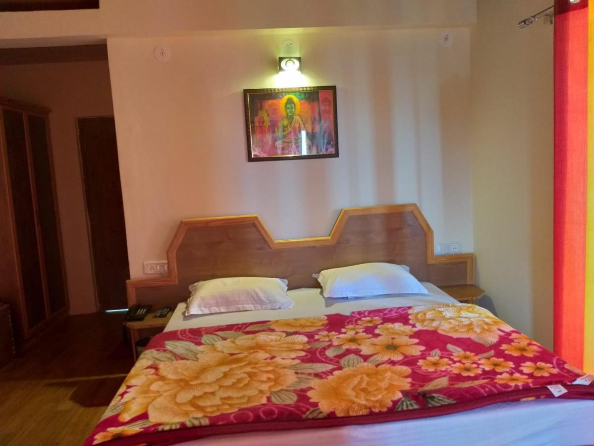 Elphinstone Inn Almora Eksteriør billede