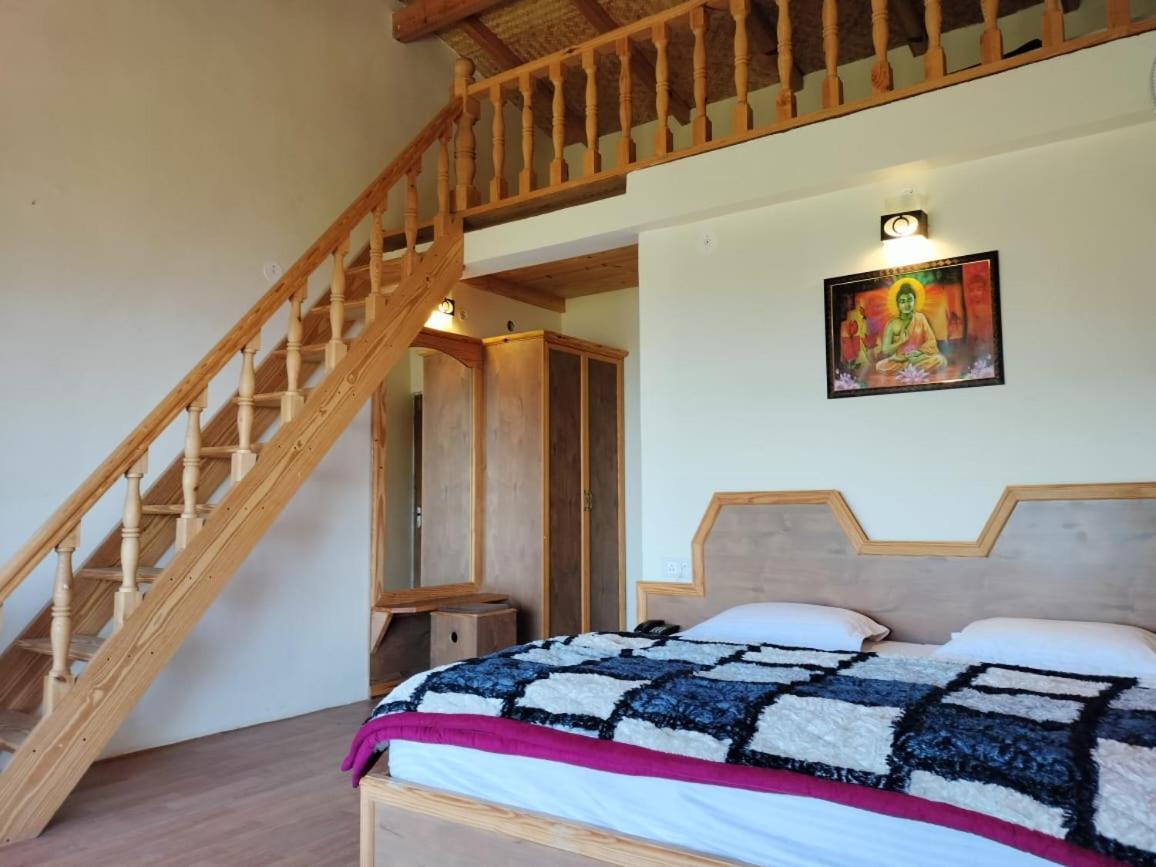 Elphinstone Inn Almora Eksteriør billede