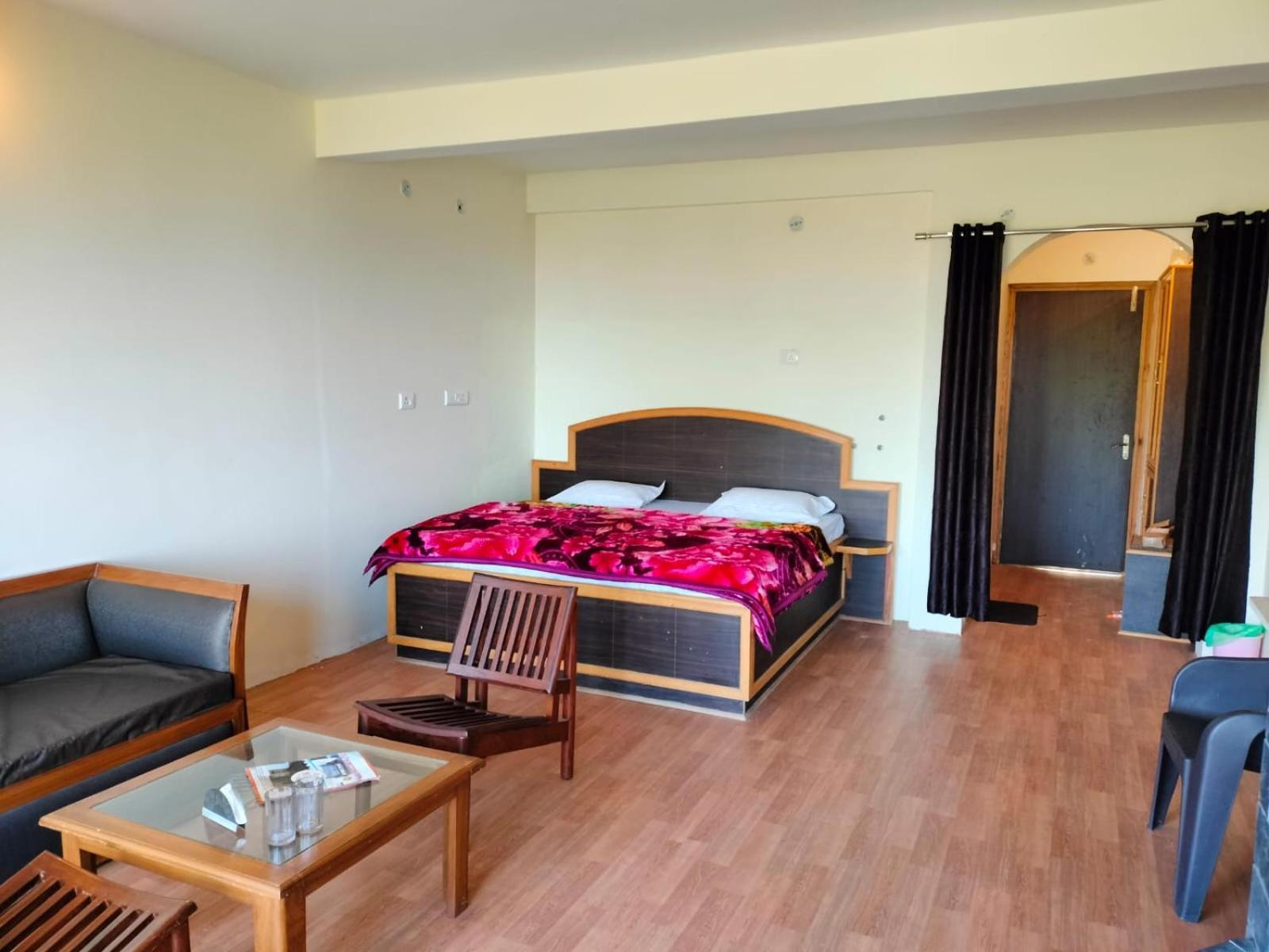 Elphinstone Inn Almora Eksteriør billede