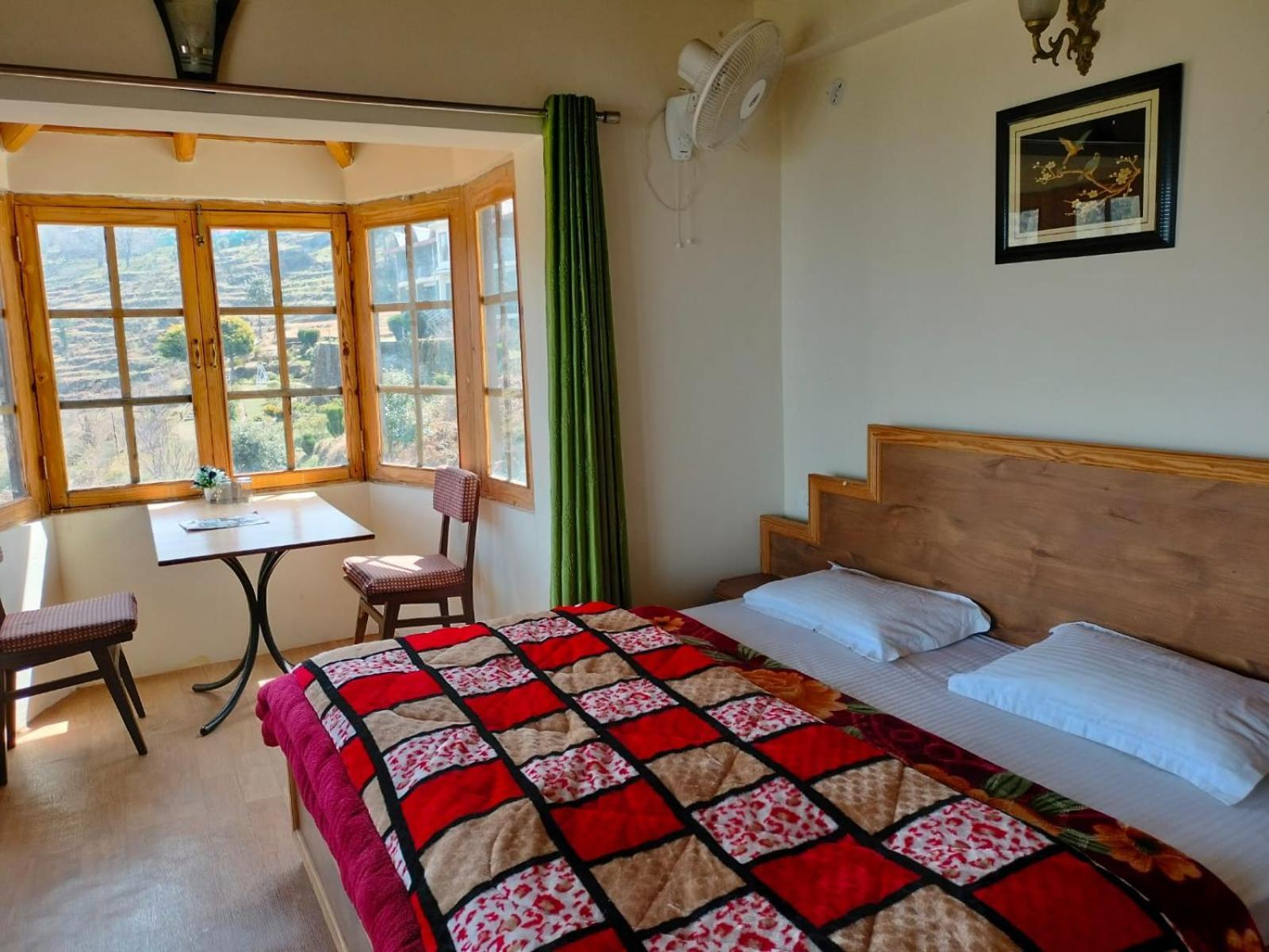 Elphinstone Inn Almora Eksteriør billede