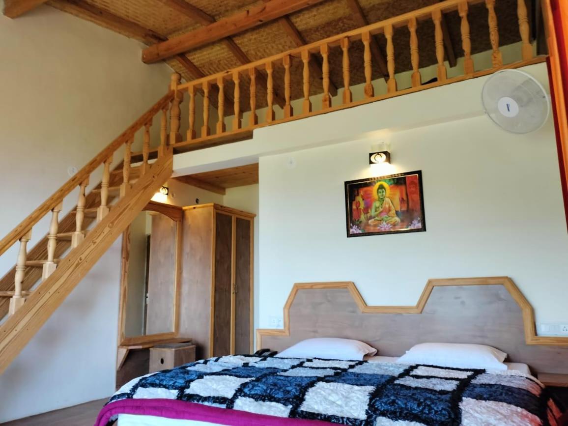 Elphinstone Inn Almora Eksteriør billede