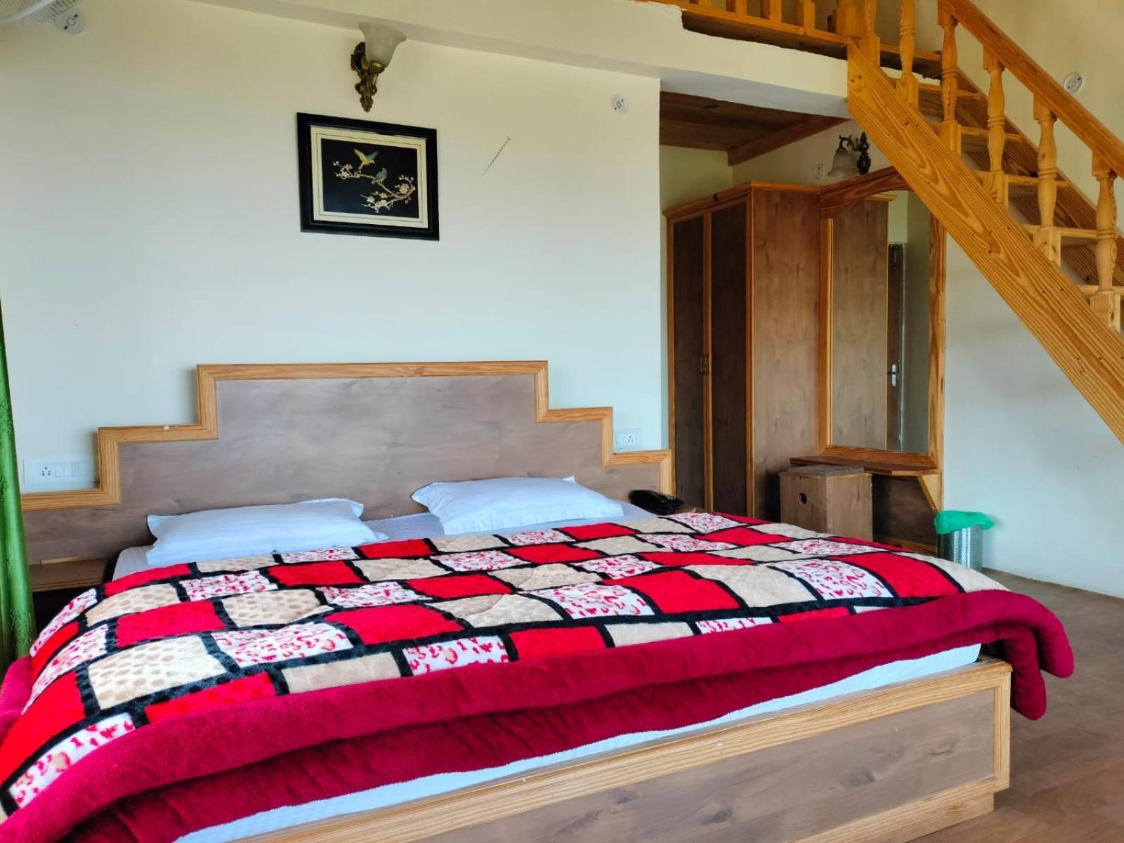 Elphinstone Inn Almora Eksteriør billede