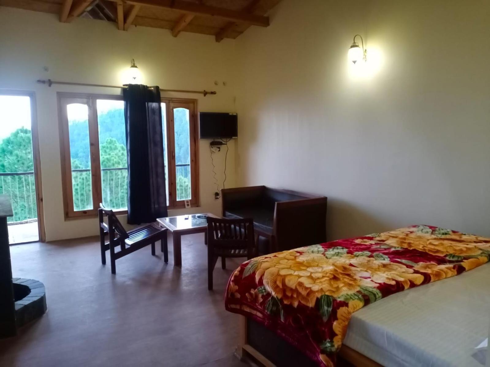 Elphinstone Inn Almora Eksteriør billede