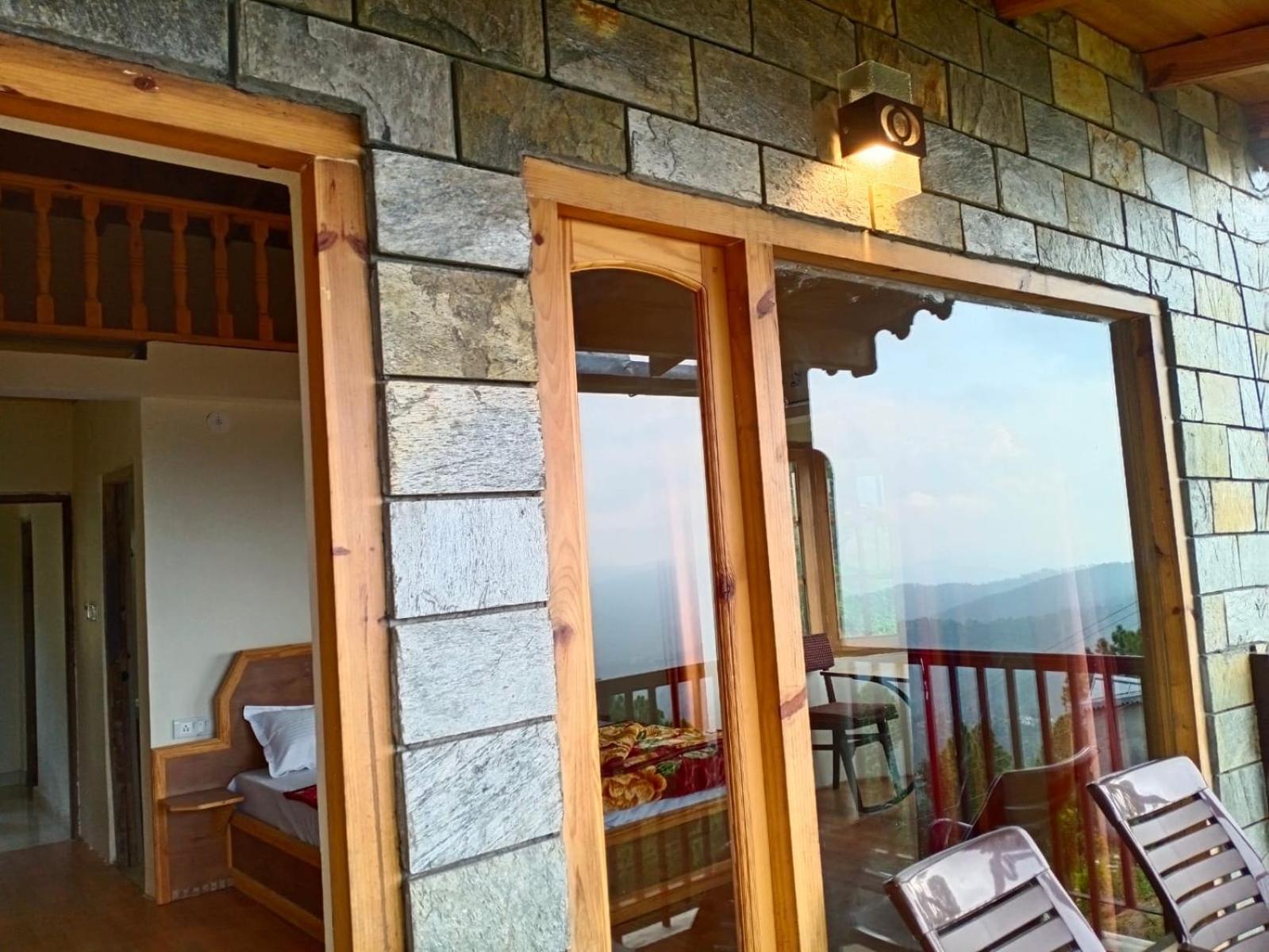 Elphinstone Inn Almora Eksteriør billede